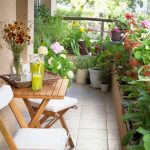 How to decorate a small balcony